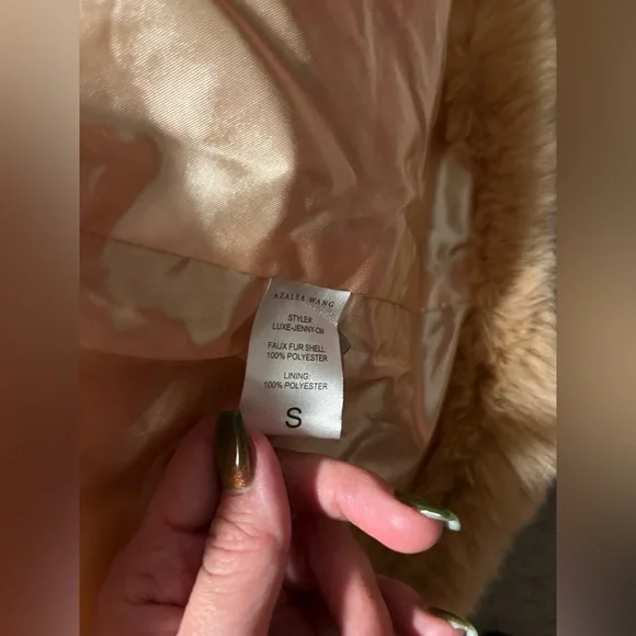 Azalea Wang Luxurious Long Hooded Tan Faux Fur Coat Women’s Small - Picture 3 of 5